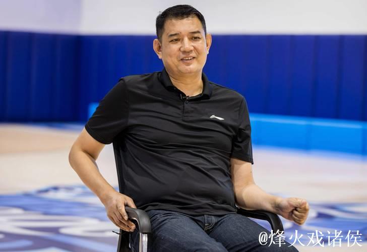 以巩晓彬第一人称独白，中国男篮的逍遥王，不教条还有血性！